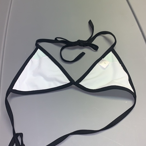 🚨🔜🚨Green and black bikini top - Picture 2 of 6